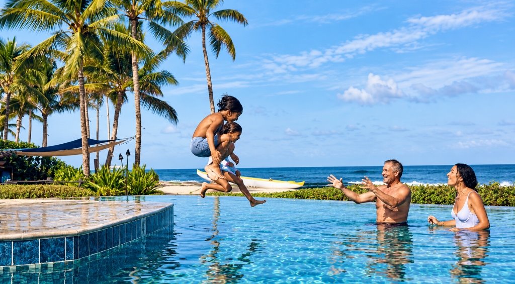 Family Lifestyle by the Pool